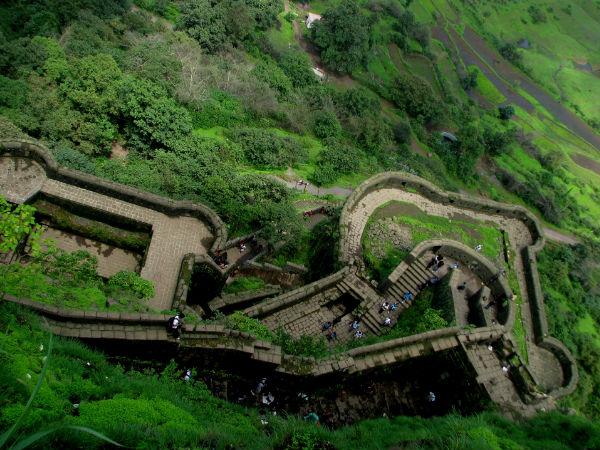 लोहागढ़ किला देखें