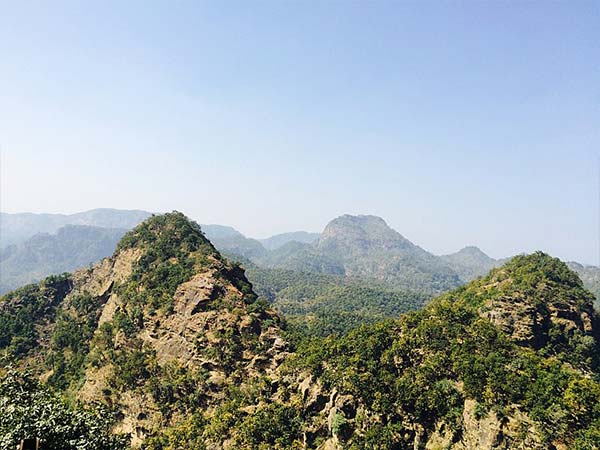 जो बनाते हैं पचमढ़ी को खास