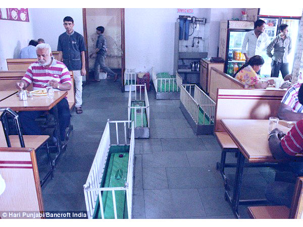 रेस्तरां में मौजूद है 26 कब्र
