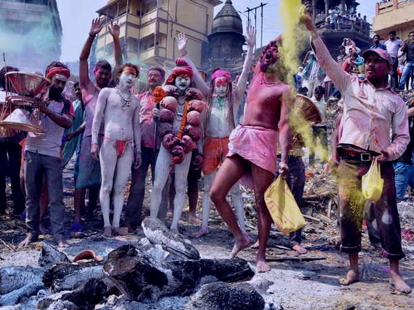 रंग एकादशी के दूसरे दिन खेली जाती है भस्म वाली होली
