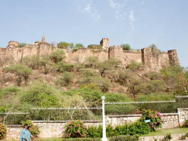 केवल भोले शंकर की होती पूजा
