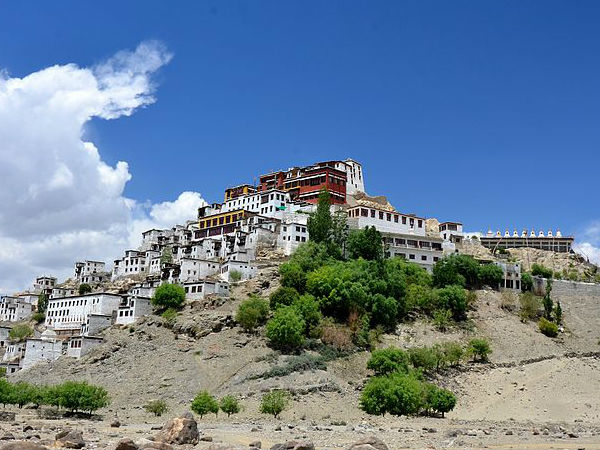 प्राचीन मठ, और गोम्पा