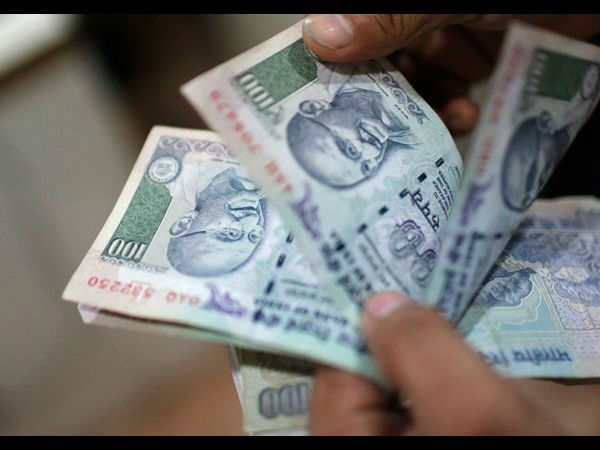 कैश की बजाए डेबिट या क्रेडिट कार्ड