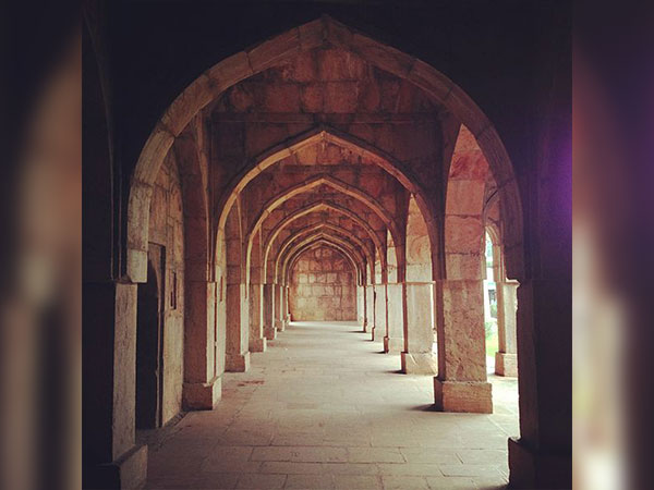 अशर्फी महल
