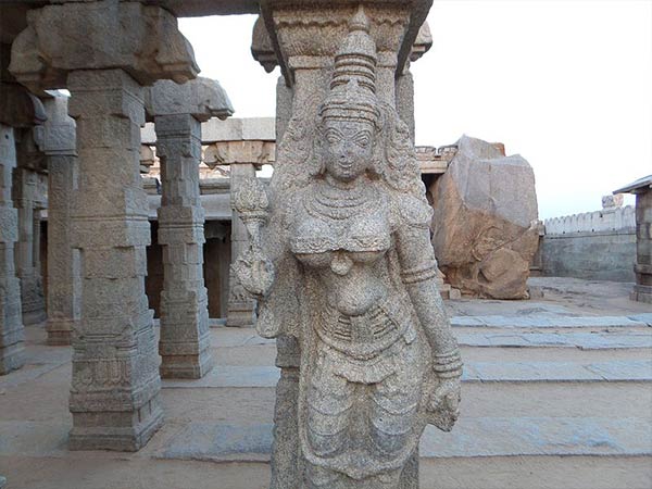 रहस्यमय हिस्सा नृत्य मंडप