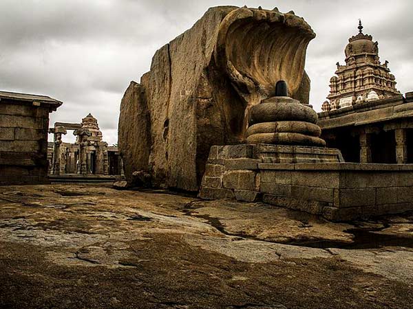 कैसे पहुंचे लेपाक्षी मंदिर