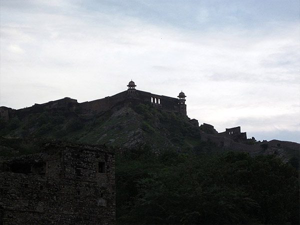 तहखानों में छिपा खजाना