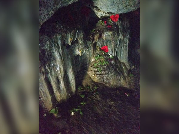 कोटेश्वर गुफा मंदिर
