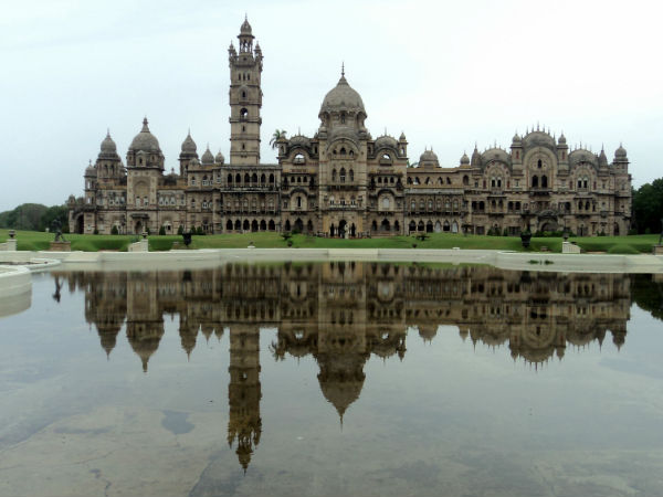 लक्ष्मी विलास पैलेस