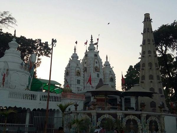 धनी मंदिरों में शामिल