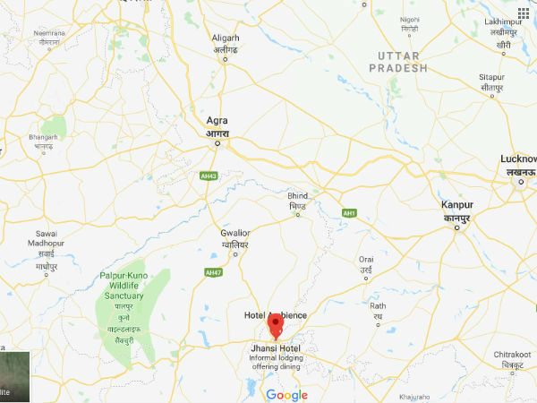 कैसे पहुंचे झाँसी