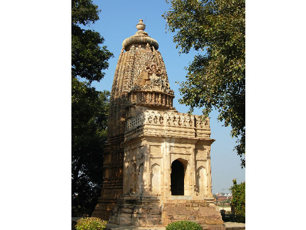 आदिनाथ जैन मंदिर, खजुराहो