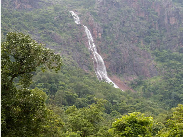 खंडाधार वॉटरफॉल