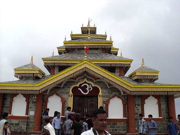 धार्मिक और प्राकृतिक आकर्षण