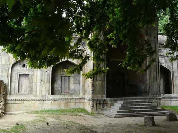 अखुंद मुल्ला की मस्जिद