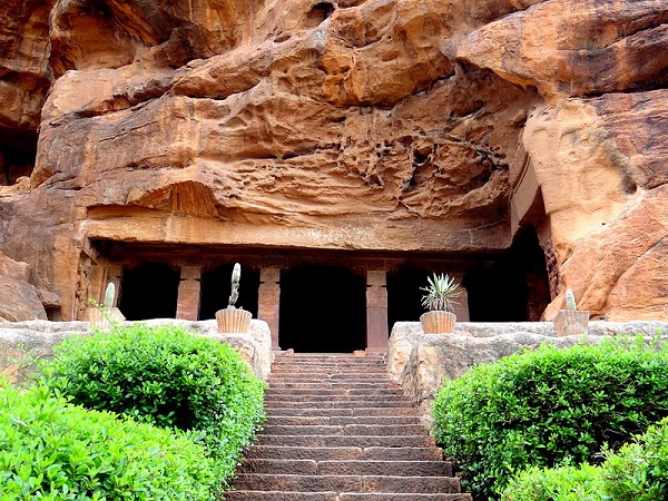 बादामी गुफा मंदिर