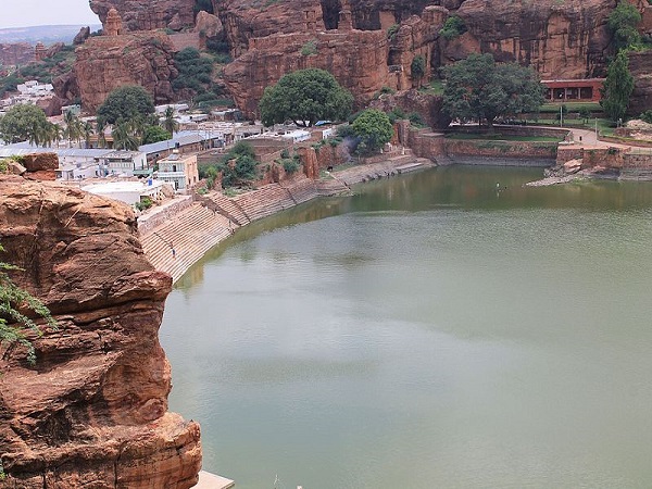 खूबसूरत है आसपास का इलाका