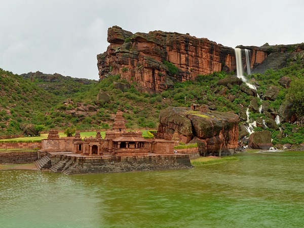 भूतनाथ समूह के मंदिर