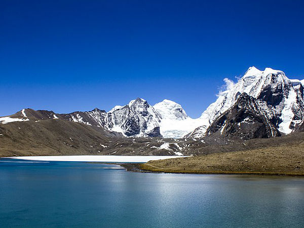 गुरुडोंगमार झील