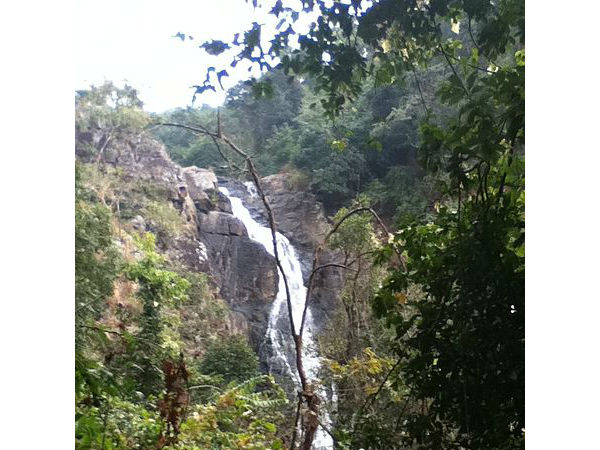 खांडहर झरने पर जाएं