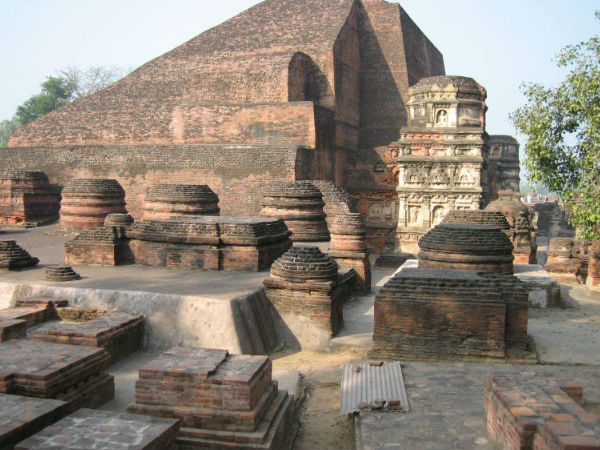 दुनिया का पहला विश्वविद्यालय