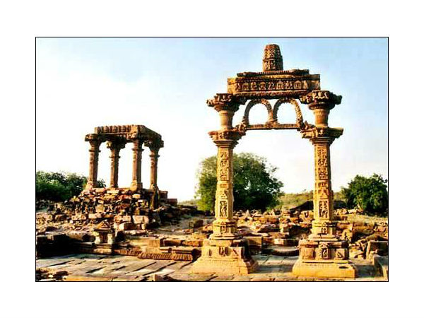 सोला खंबी मंदिर