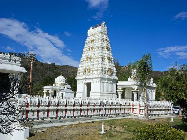 अन्य मन्दिरों को दर्शन करें
