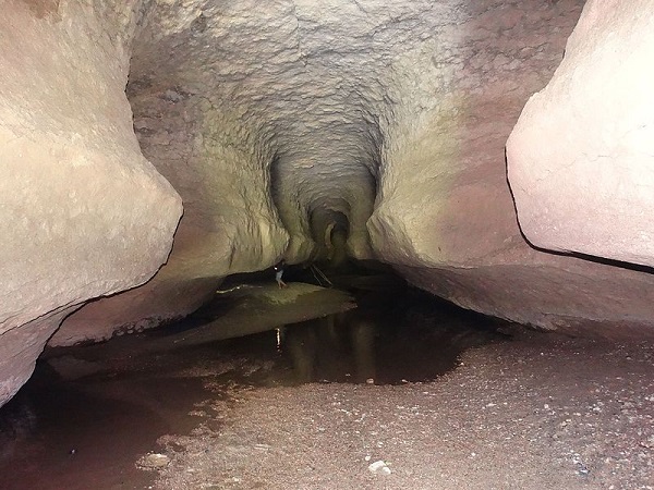 सीजू गुफाएं