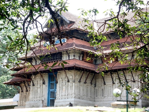 मंदिर के देवता