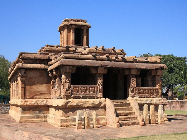 लड खान मंदिर