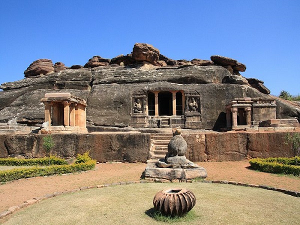 रावण पद्दी गुफा मंदिर