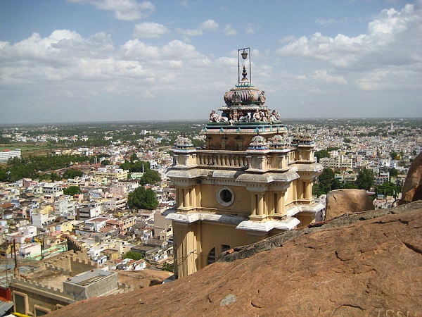 राक्षस के नाम पर शहर का काम