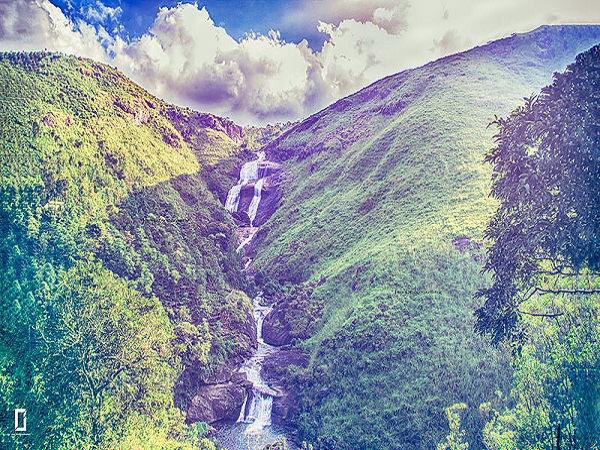 वागामोन जलप्रपात
