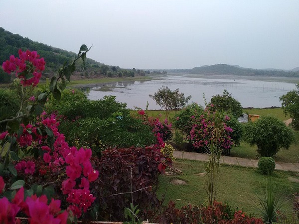अंशुपा झील