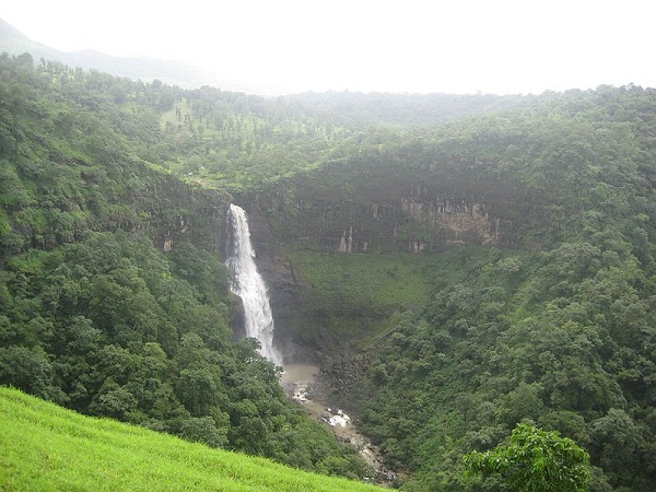 दुगारवाडी जलप्रपात