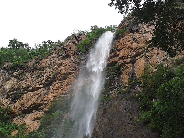 खंडादार जलप्रपात