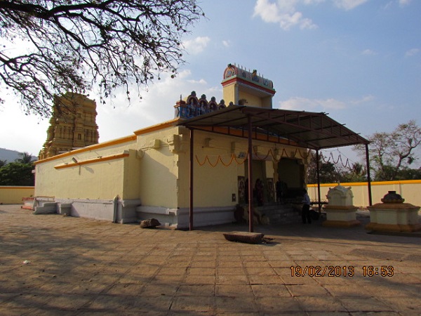 आसपास के आकर्षण
