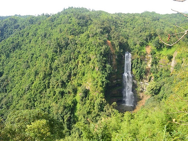 वानतांग जलप्रपात