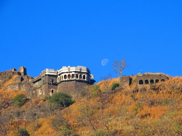 ऐलोरा गुफाओं के आस-पास घूमने वाली जगहें