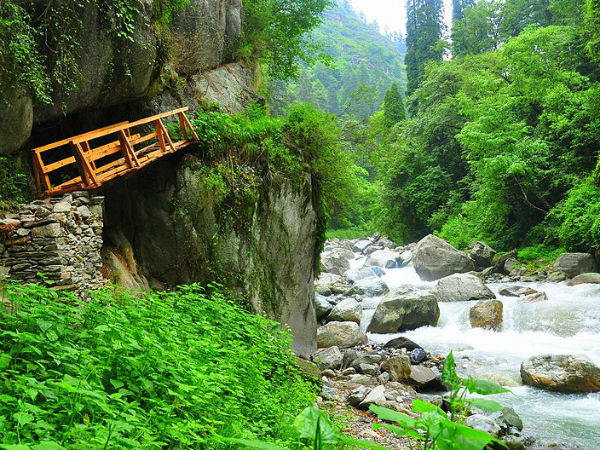 त्रिथान वैली
