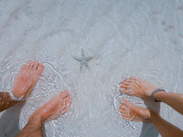valentine day beach couple valentine day beach couple