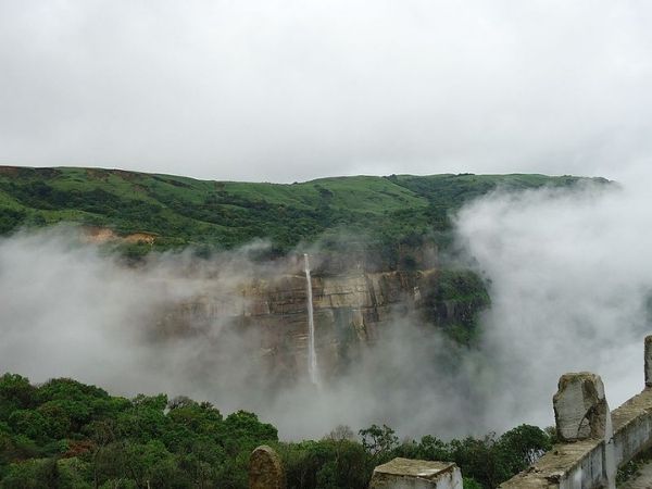 nohsgithiang falls nohsgithiang falls