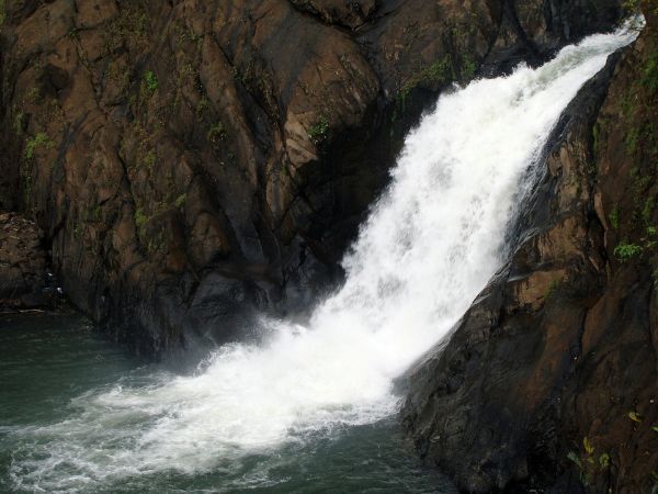 dudhsagar falls dudhsagar falls