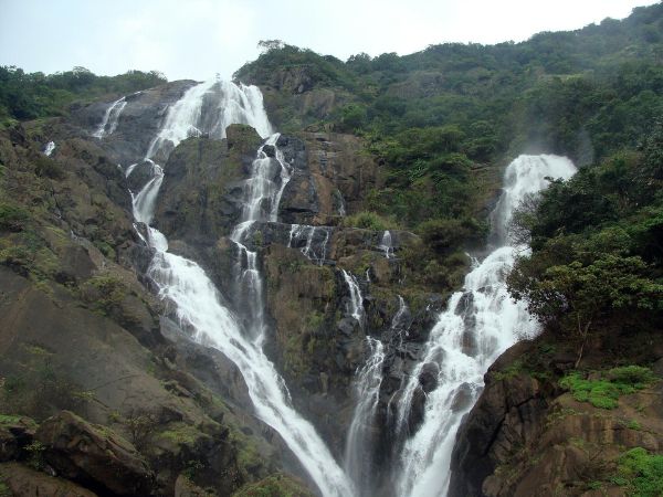 dudhsagar falls dudhsagar falls