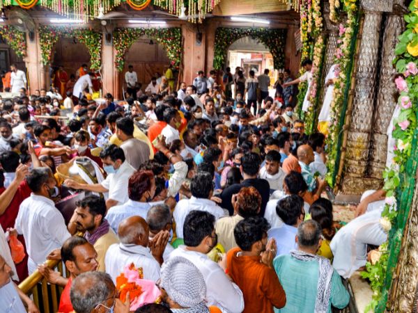 2. बांके बिहारी मंदिर
