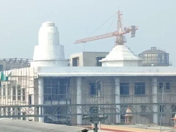 बुजुर्गों और महिलाओं का खास ख्याल