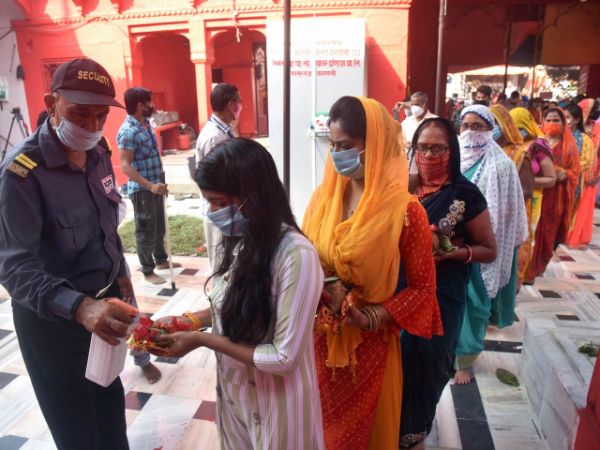 कैसे पहुंचें मां कुष्मांडा देवी मंदिर