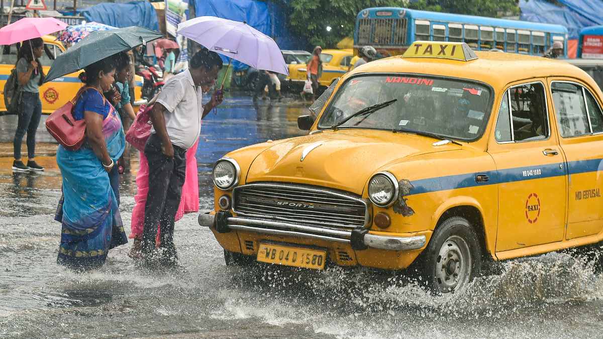 Weather कोलकाता में भारी बारिश की आशंका से बंद हुआ लॉकगेट, उत्तराखंड